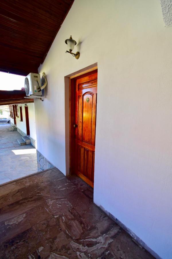 Menis Haus Rooms Vrasná Exteriér fotografie