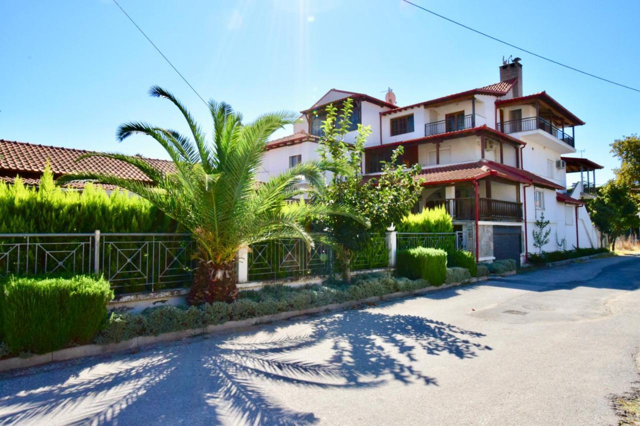 Menis Haus Rooms Vrasná Exteriér fotografie