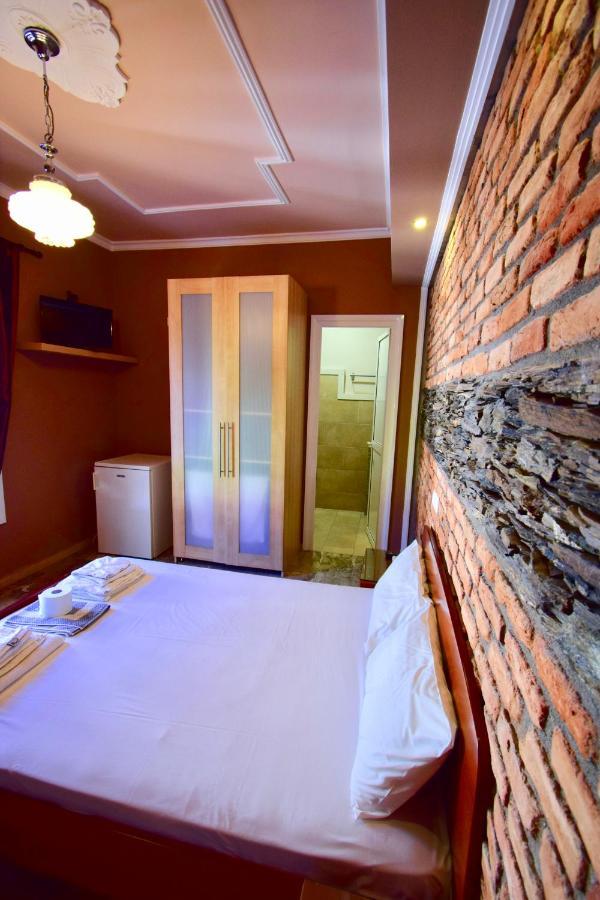 Menis Haus Rooms Vrasná Exteriér fotografie
