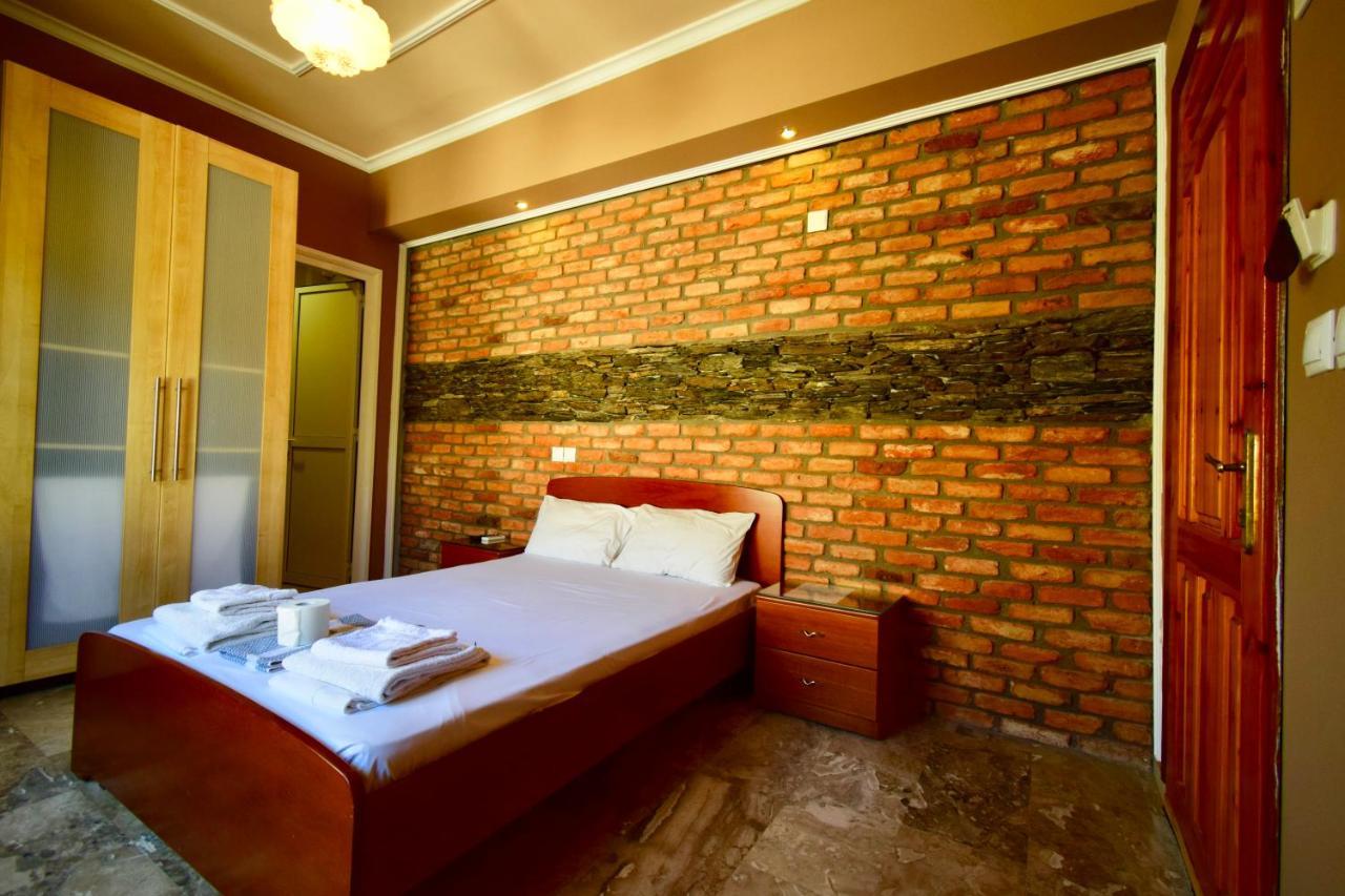 Menis Haus Rooms Vrasná Exteriér fotografie