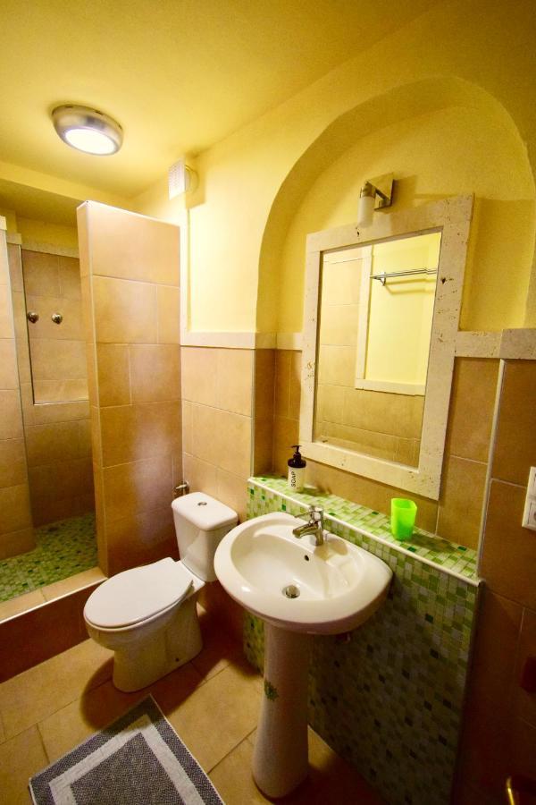 Menis Haus Rooms Vrasná Exteriér fotografie
