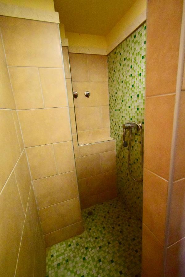 Menis Haus Rooms Vrasná Exteriér fotografie