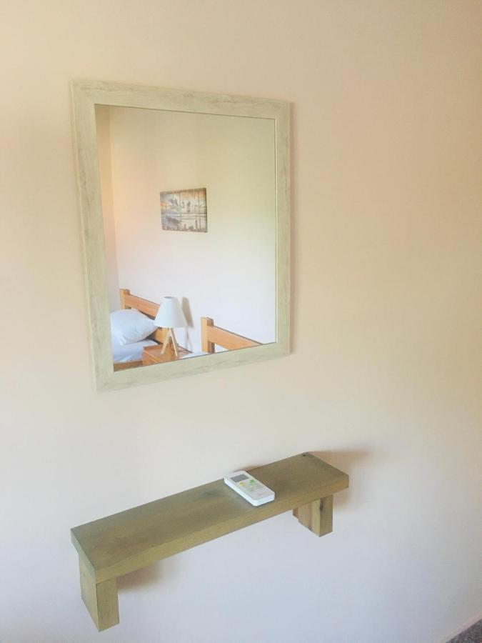 Menis Haus Rooms Vrasná Exteriér fotografie